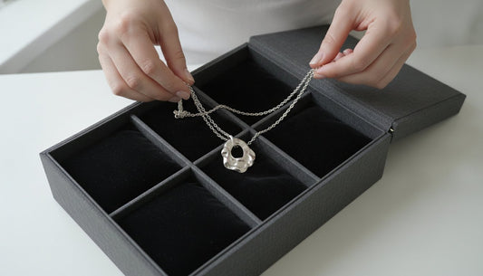 How to Store Silver Jewellery to Prevent Tarnish: The Artisan’s Guide