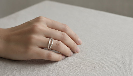 Choosing the Perfect Cocktail Ring for Small Hands