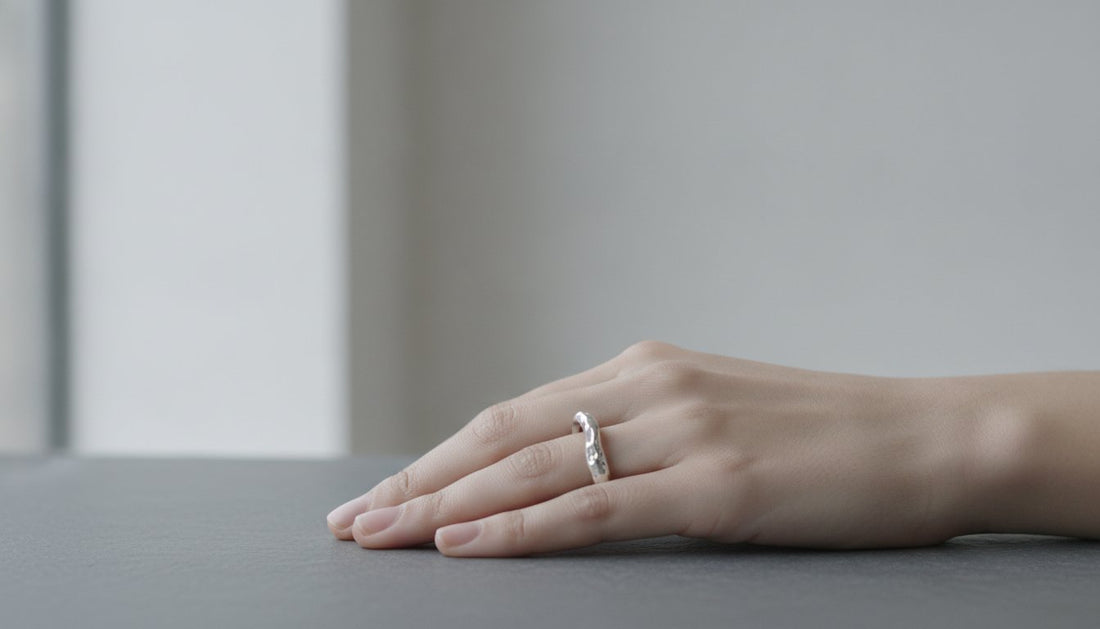 Contemporary Silver Halo Rings: An Artisan Guide to Modern Elegance