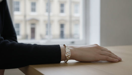 What Makes Handcrafted Silver Jewellery Unique: The Art of Aesthetic Longevity